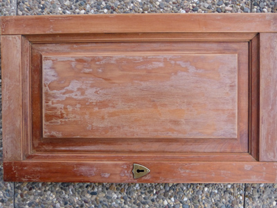 Décaper meuble en bois : comment enlever de la peinture ou du vernis sur du  bois ? 