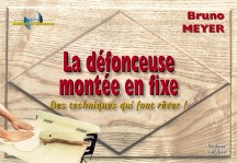 Couverture de la défonceuse montée en fixe