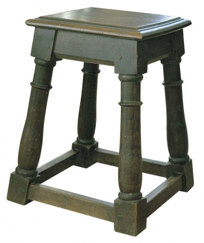 Un tabouret